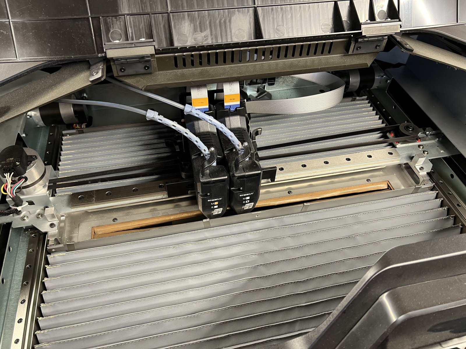 Original F170 gantry, paired printheads and thermal shield